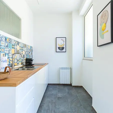 Stanzione Classy Flat At Vomero Apartamento *