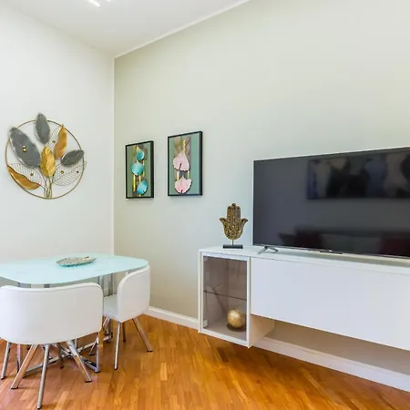 Апартаменты Stanzione Classy Flat At Vomero By Napoliapartments Неаполь