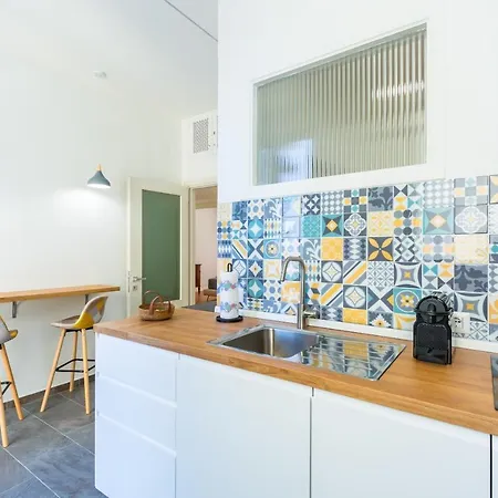Stanzione Classy Flat At Vomero Apartamento
