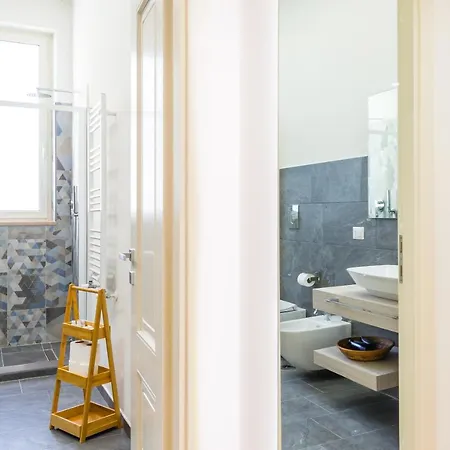 Stanzione Classy Flat At Vomero By Napoliapartments Неаполь