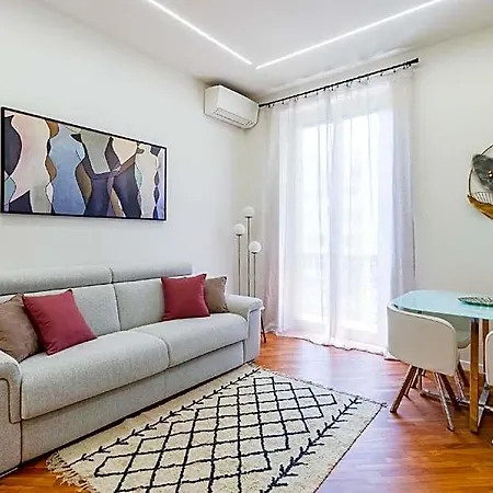 Stanzione Classy Flat At Vomero By Napoliapartments Неаполь