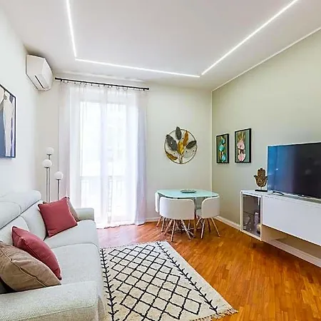 Stanzione Classy Flat At Vomero By Napoliapartments * Неаполь