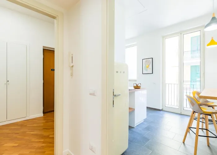 Stanzione Classy Flat At Vomero By Napoliapartments * Neapol